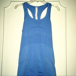 Lululemon workout top